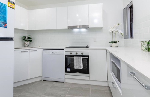 Woorim Apartment | Uninterruped Waterviews