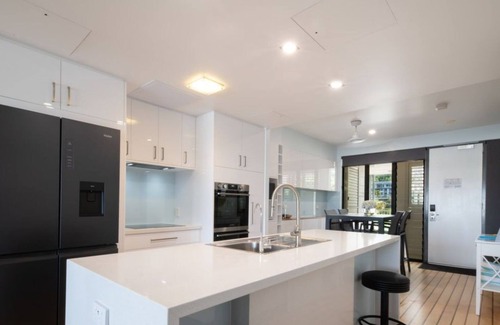 Airlie Beach Apartment | Uninterrupted Marina Views at Port of Airlie