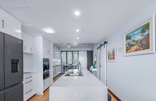 Airlie Beach Apartment | Uninterrupted Marina Views at Port of Airlie