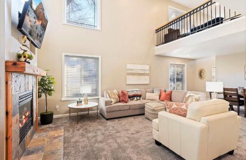 Midvale House | Union Crossroads in Salt Lake with Hot Tub and Park