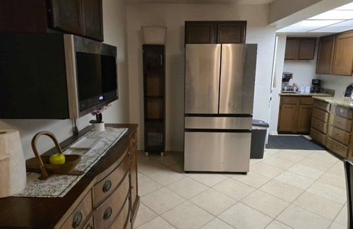 Baker House | Unique 10 Bedroon/4.5 Bath Near BTR