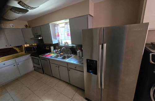 Baker House | Unique 10 Bedroon/4.5 Bath Near BTR