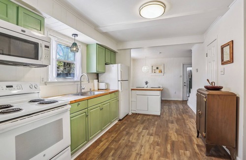 Covington House | Unique 2 BED/2.5 Bath BARN in Covington LA