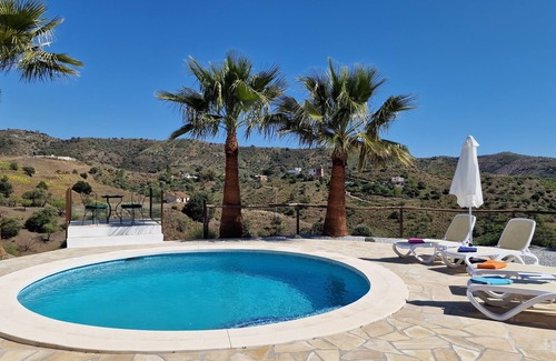 Sedella Villa | Unique 2 Bed 2 Bath Villa near Sedella. Stunning views & heatable pool.