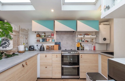 Brockley Apartment | Unique 2BR with Indoor Hammock & Private Garden