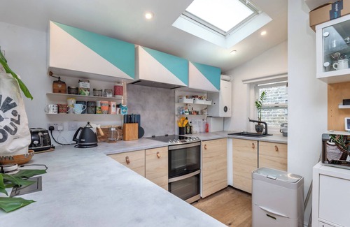Brockley Apartment | Unique 2BR with Indoor Hammock & Private Garden