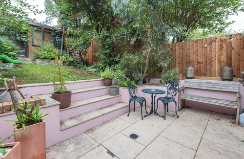 Brockley Apartment | Unique 2BR with Indoor Hammock & Private Garden