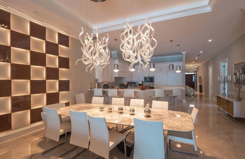 Seven Mile Beach Condo | Unique and Luxurious Oceanfront Condo on Seven Mile Beach w/Pool!