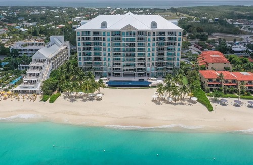 Seven Mile Beach Condo | Unique and Luxurious Oceanfront Condo on Seven Mile Beach w/Pool!