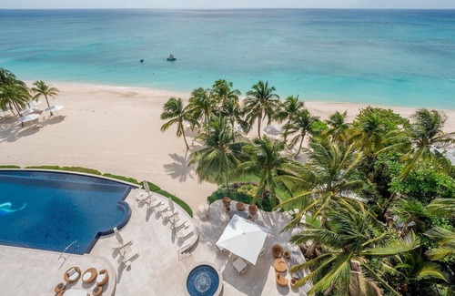 Seven Mile Beach Condo | Unique and Luxurious Oceanfront Condo on Seven Mile Beach w/Pool!