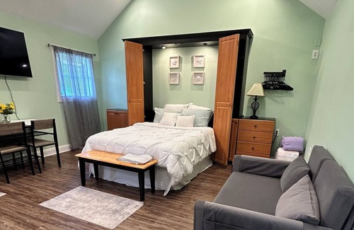 Wright Apartment | Unique and romantic escape. Perfect getaway for couples/small families.