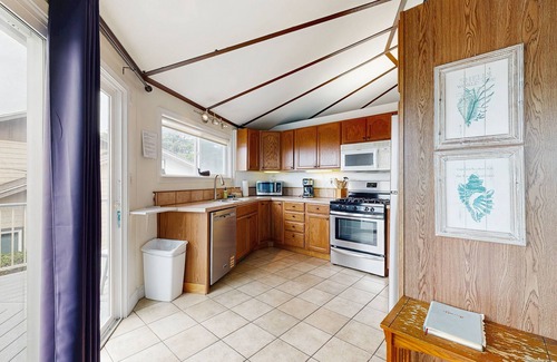 Gleneden Beach House | Unique and spacious home with private hot tub, game room, and great ocean views