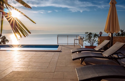 Medveja Apartment | Unique apartment with plenty of outdoor space and pool