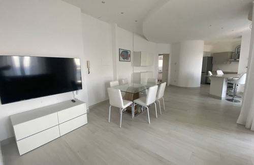 Crotone Apartment | Unique apartment with spectacular ship view