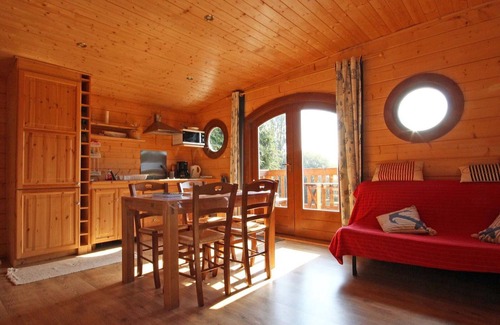 Radon Cottage | Unique chalet amidst nature, pets welcome