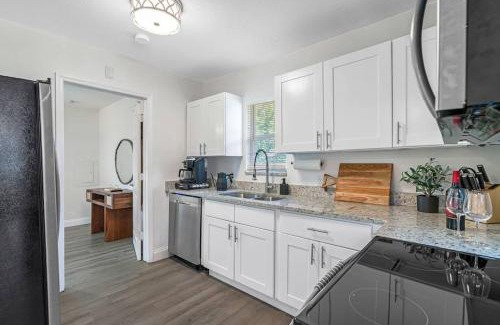 United Central House | Unique, Charming & Cozy House in St. Petersburg