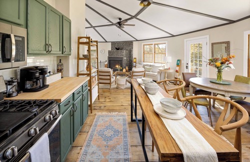 Athens House | Unique Circle-House: Hot-Tub, Fireplace, Hiking