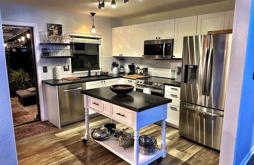 Fort Lauderdale House | Unique Clean Private Pet Friendly House Close to Beaches and Wilton Manors