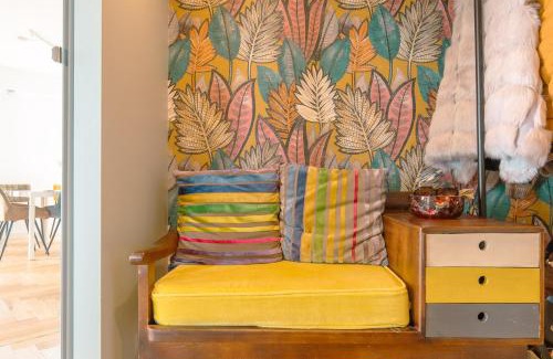 Les Baumettes Apartment | Unique downtown penthouse beach side panoramic view