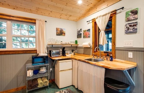 Maple Falls House | Unique Glamping Experience, Great Views, Pets OK