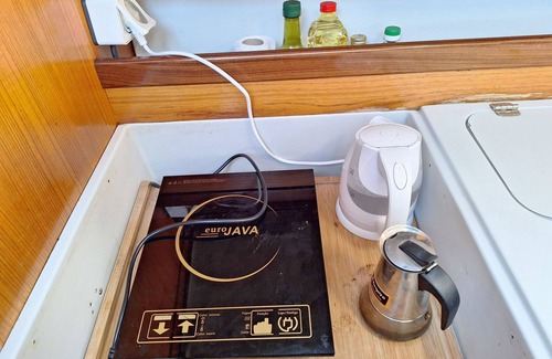 Belem Apartment | Unique holiday on a sailing boat for two in Lisbon