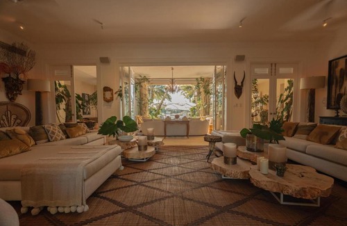 Punta Cana Villa | Unique lake-front 10-bedroom mansion in most luxurious resort of the caribbean