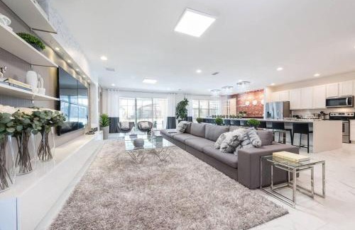 Kissimmee House | UNIQUE MASTERPIECE15 Suites Sleeps 30 SON101