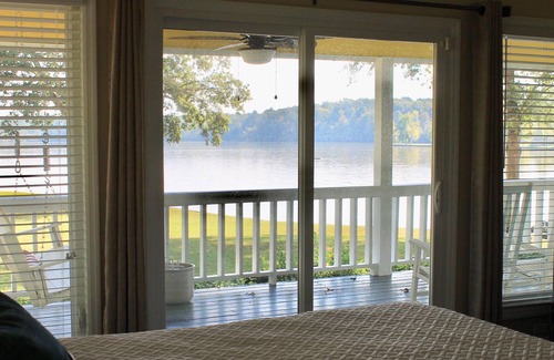 Eatonton House | 🌹UNIQUE PRIVATE RETREAT ON A PENINSULA "VIEWS IN ALL DIRECTIONS" 🌸