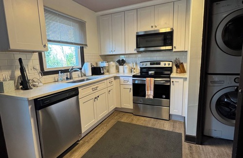 Charlotte House | Unique, professionally designed amenity-rich 2-bedroom townhome in Uptown CLT