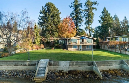 Belfair House | Unique, South Shore Waterfront Home, Large Yard