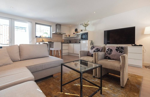 Zandvoort House | Unique stay experience in a modern garden house for 4 people, free parking
