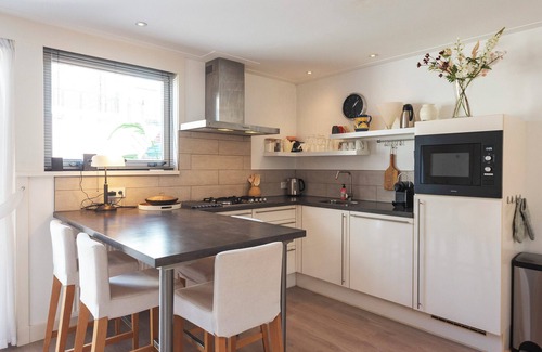 Zandvoort House | Unique stay experience in a modern garden house for 4 people, free parking
