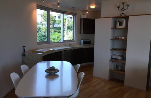 Raglan Apartment | Unique & stylish apartment in the former Golden Bay silo on Raglan Wharf