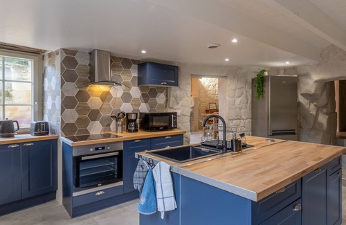 Les Ulmes Cottage | Unique Troglodyte Cottage near Saumur - Jacuzzi, Garden, Games Room