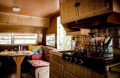 Franklin House | Unique Vacations at this Wonderful Vintage Caravan in Franklin, North Carolina