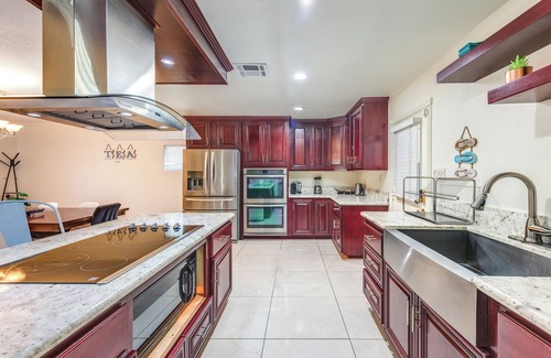 Paradise Villa | UNIQUE VILLA & casita ON 30K SQ LOT WITH INDOOR HOT TUB SPA