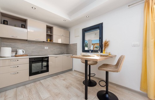 Benkovac Villa | Unique Villa V with pool