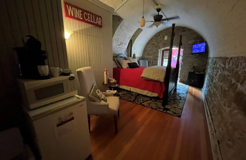 Hermann Bed & Breakfast | Unique wine cellar suite in the heart of Downtown Hermann!