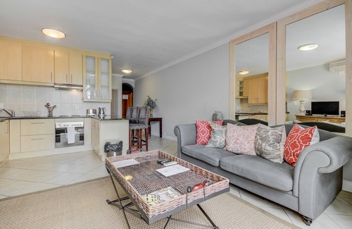 Stellenbosch Central Hotel | UniqueStay Oudehoek Apartment