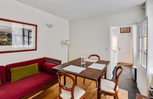 Saint-Thomas-d'Aquin Apartment | Unit 008 Saint Germain des Pres (Bac rdc)