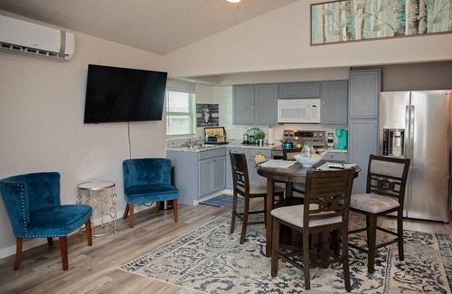 Bacliff Apartment | Unit 1 - Deja Blue bungalow is ready for you to relax and unwind