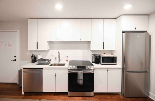 Mill River Apartment | Unit 102 · NEAR YALE AND DOWNTOWN NEWLY RENOVATED