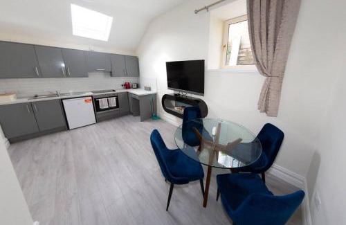 Cobh Apartment | Unit 4 Tranquil Harbourside Retreat- Central Location