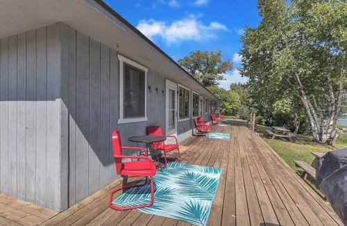 Long Lake Cabin | Unit 5 Long Lake Lodge - Lakefront - 1 bedroom - Beach+Kayaks