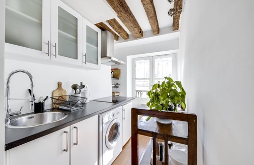 Saint-Germain-des-Pres Apartment | UNIT002 Saint Germain des Près (Saints Pères) - 1 bedroom apartment - 4 pax