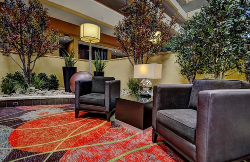 Walnut Street Hotel | University Plaza Hotel and Convention Center Springfield