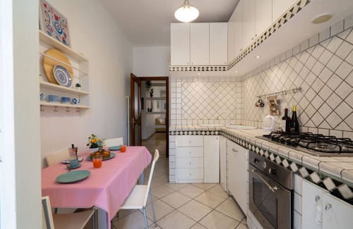 Bari City Centre Apartment | University & Station Airy Apartment with parking