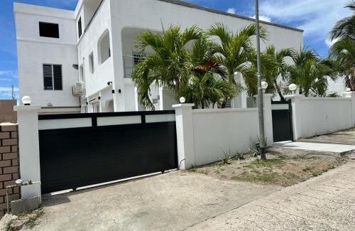 Madame's Estate Apartment | Unspoiled Queen