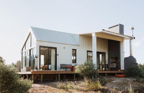 Paarl Villa | untether on Olive View