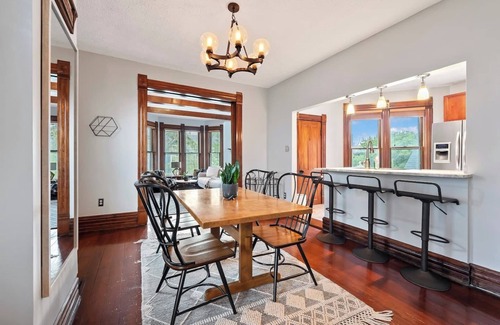 Victorian Village Condo | Unwind and relax in this idyllic Short North hangout.